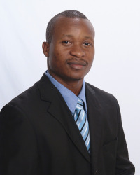 Client testimonial portrait 1